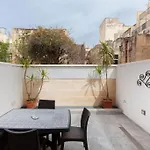 Comfy With Terrace, 5 Mins To Sliema Ferries By 360 Estates Apartment *