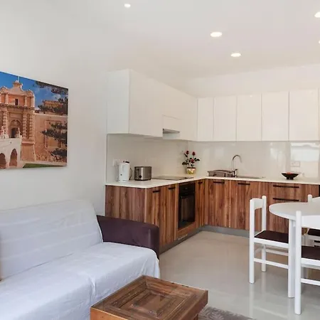Comfy With Terrace, 5 Mins To Sliema Ferries By 360 Estates