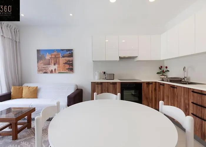 Comfy With Terrace, 5 Mins To Sliema Ferries By 360 Estates