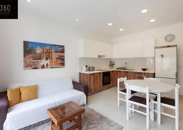 Comfy With Terrace, 5 Mins To Sliema Ferries By 360 Estates