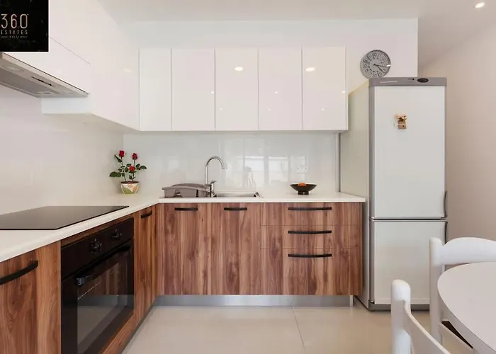 Comfy With Terrace, 5 Mins To Sliema Ferries By 360 Estates شقة Gzira