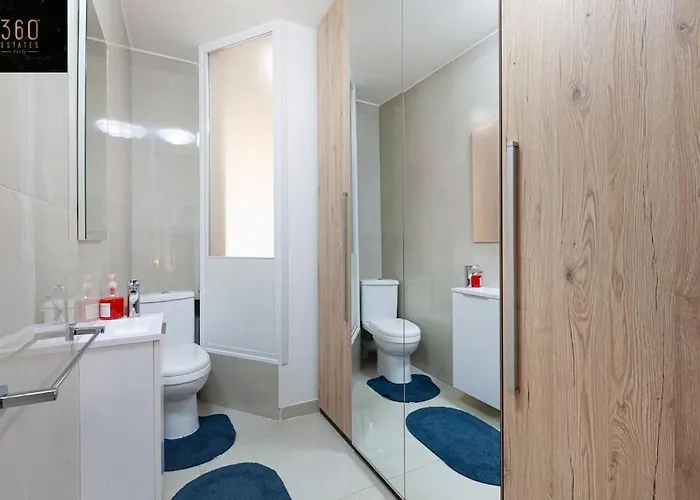 Comfy With Terrace, 5 Mins To Sliema Ferries By 360 Estates *