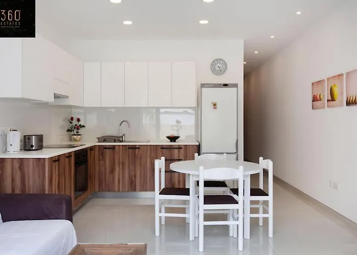 Comfy With Terrace, 5 Mins To Sliema Ferries By 360 Estates *